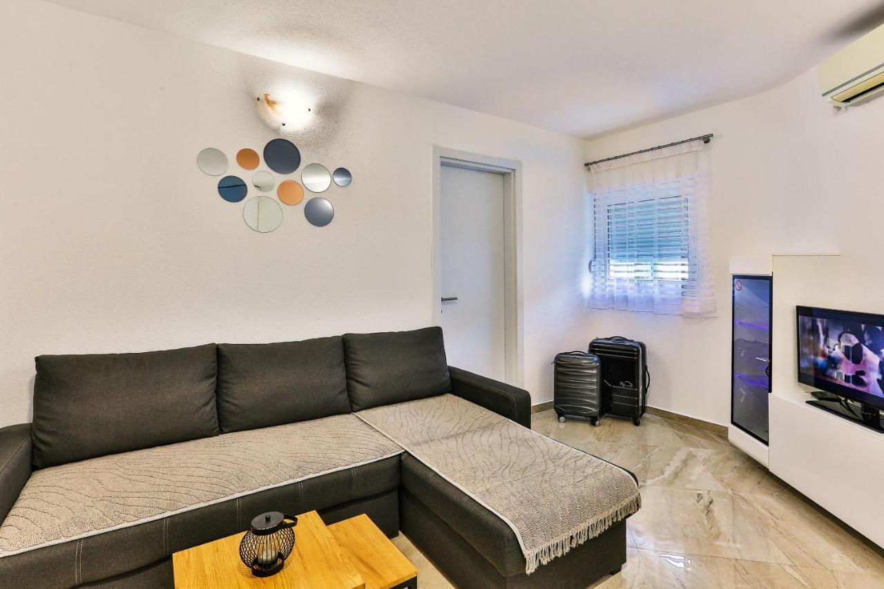 Zara Apartment Budva Eksteriør billede