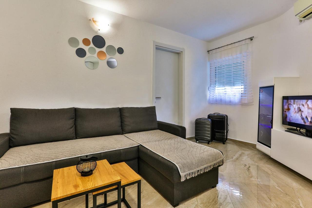 Zara Apartment Budva Eksteriør billede